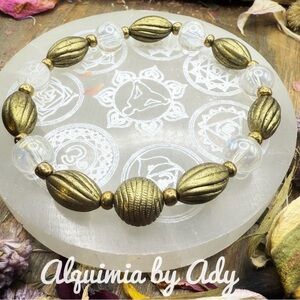 Boho-Vintage Elegant Gold and Clear aura quartz Bracelet